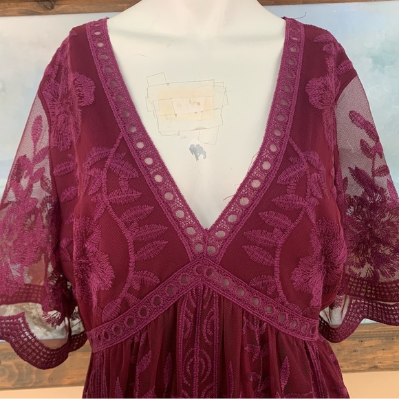 NWT Maroon Lace Overlay Maxi Dress | Flutter Sleeve V-Neck Full Length Gown - Picture 9 of 10